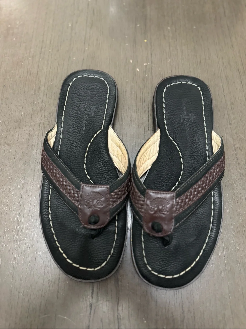 Tommy Bahama Leather Flip Flops Style Anchored Men’s Sz 10M